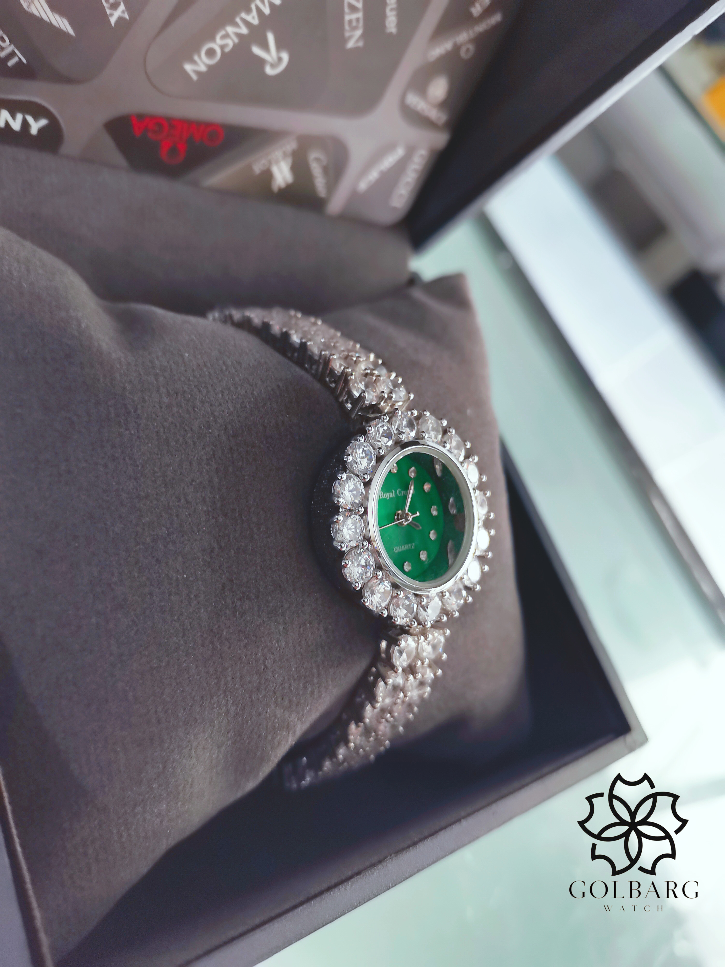 ساعت مچی زنانه رویال کرون Royal Crown صفحه سبز گرد نگین‌دار | کیفیت مستر